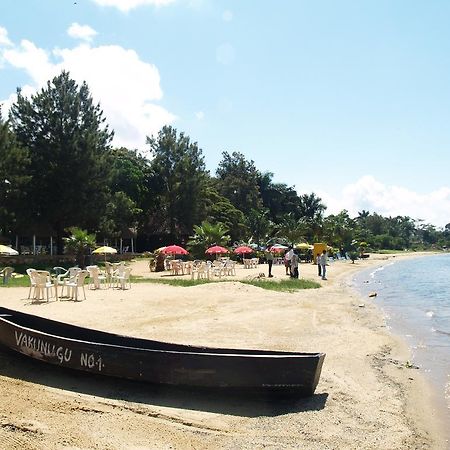 Bed and Breakfast Rosemary Courts Entebbe Exterior foto
