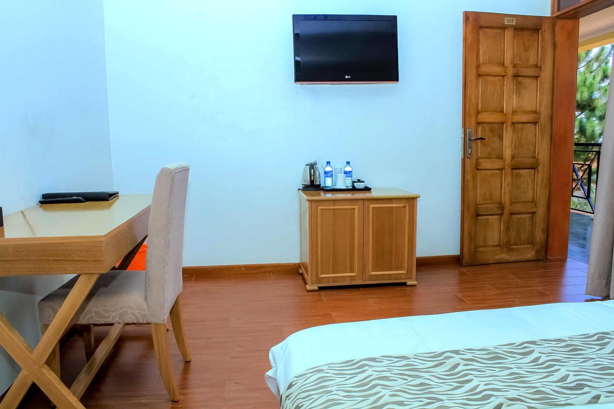 Bed and Breakfast Rosemary Courts Entebbe Exterior foto