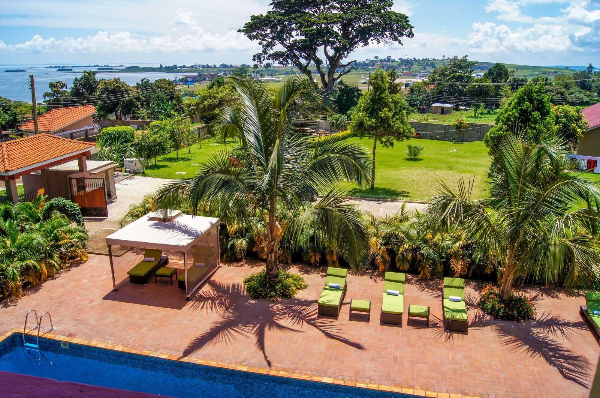 Bed and Breakfast Rosemary Courts Entebbe Exterior foto